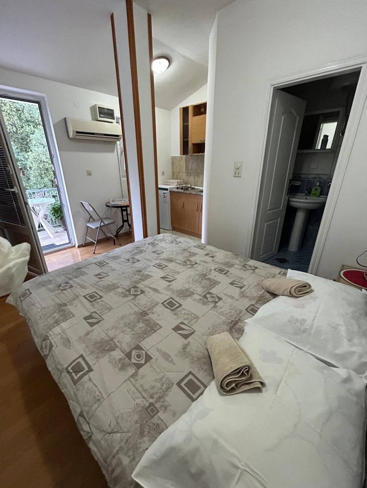 Lazarus Bigova Apartments 티바트 외부 사진